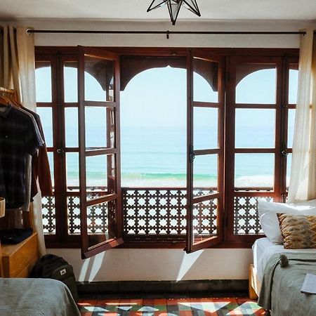 Hashpoint Surf Camp Hostel Taghazout Buitenkant foto
