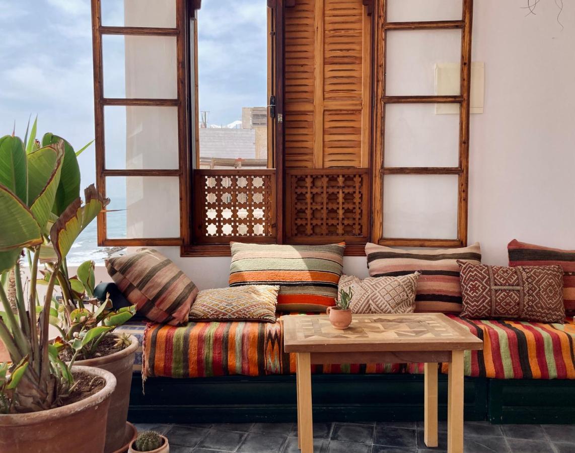 Hashpoint Surf Camp Hostel Taghazout Buitenkant foto