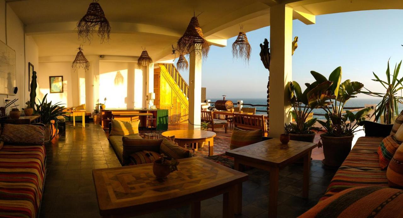 Hashpoint Surf Camp Hostel Taghazout Buitenkant foto