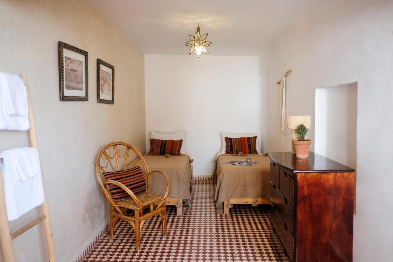 Hashpoint Surf Camp Hostel Taghazout Buitenkant foto