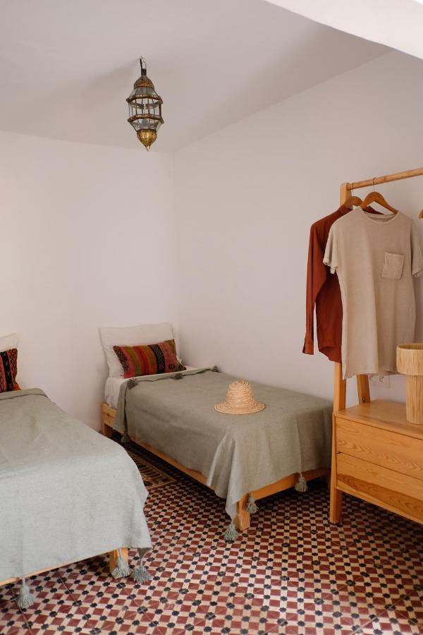 Hashpoint Surf Camp Hostel Taghazout Buitenkant foto