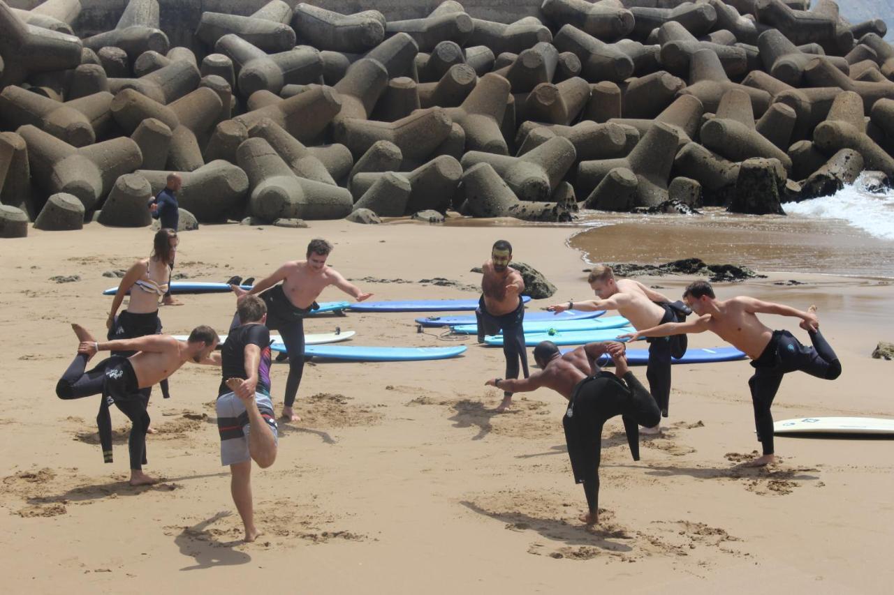 Hashpoint Surf Camp Hostel Taghazout Buitenkant foto