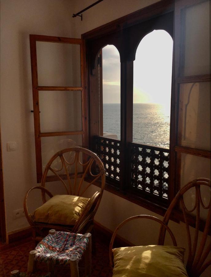 Hashpoint Surf Camp Hostel Taghazout Buitenkant foto