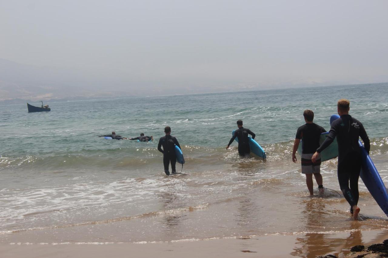 Hashpoint Surf Camp Hostel Taghazout Buitenkant foto